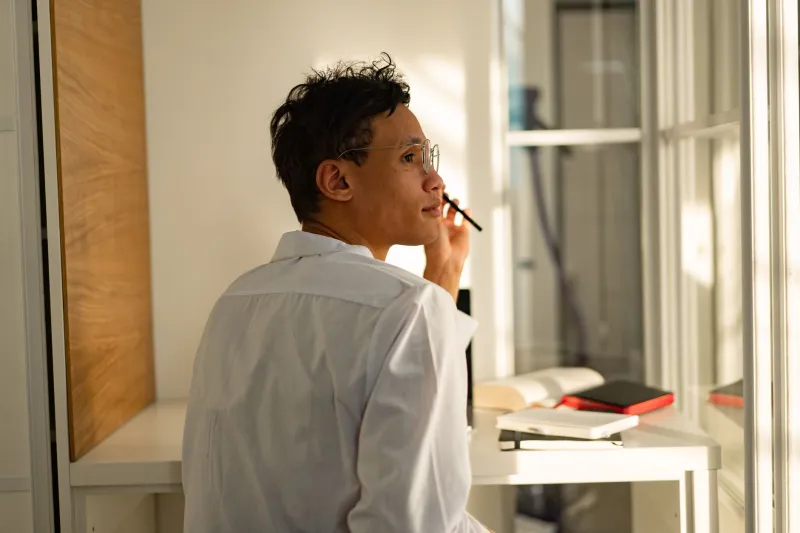 Caught in the Middle: Navigating the Career Gap Between Junior and Senior Roles